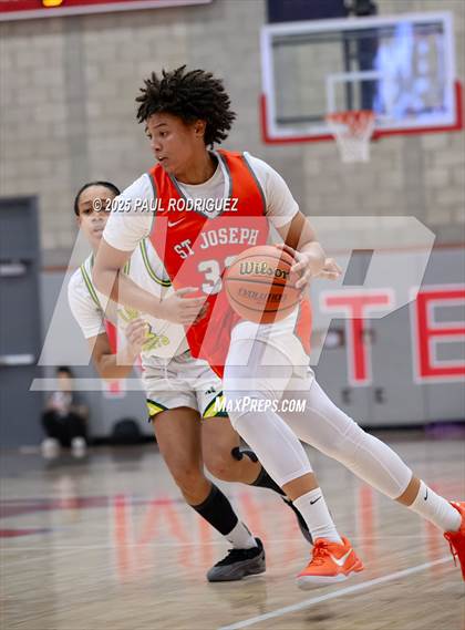 Thumbnail 1 in Saint Joseph vs Ontario Christian (Mater Dei Play 4 Kay Showcase) photogallery.