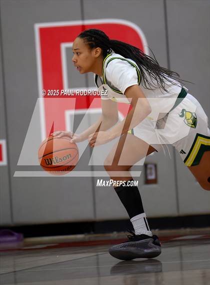 Thumbnail 2 in Saint Joseph vs Ontario Christian (Mater Dei Play 4 Kay Showcase) photogallery.