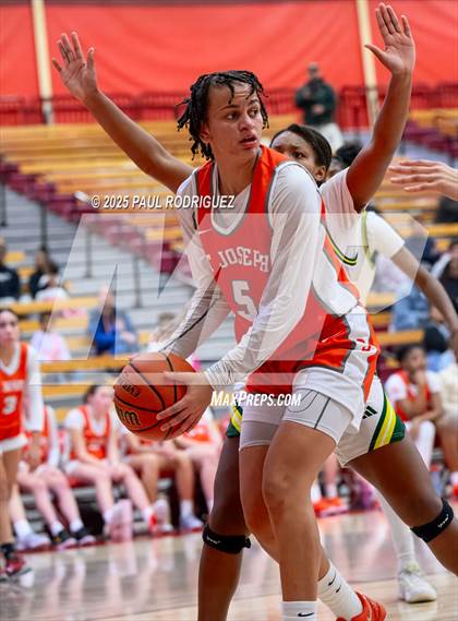 Thumbnail 1 in Saint Joseph vs Ontario Christian (Mater Dei Play 4 Kay Showcase) photogallery.