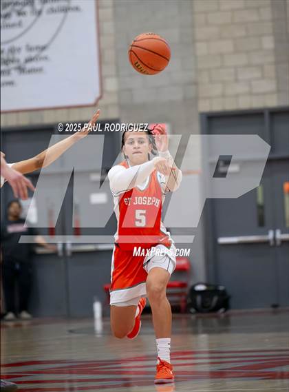 Thumbnail 1 in Saint Joseph vs Ontario Christian (Mater Dei Play 4 Kay Showcase) photogallery.