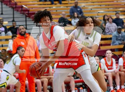 Thumbnail 1 in Saint Joseph vs Ontario Christian (Mater Dei Play 4 Kay Showcase) photogallery.
