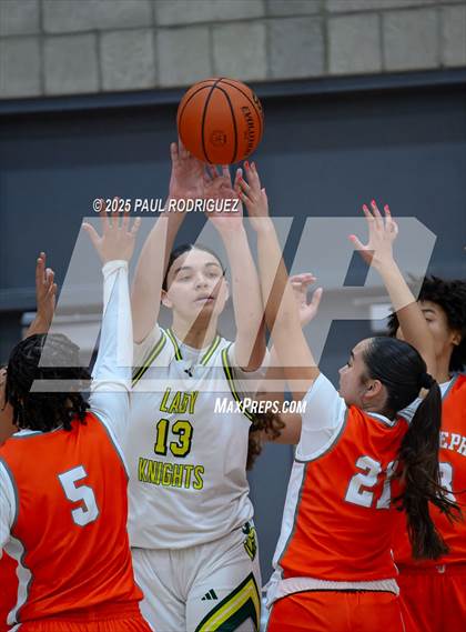 Thumbnail 2 in Saint Joseph vs Ontario Christian (Mater Dei Play 4 Kay Showcase) photogallery.