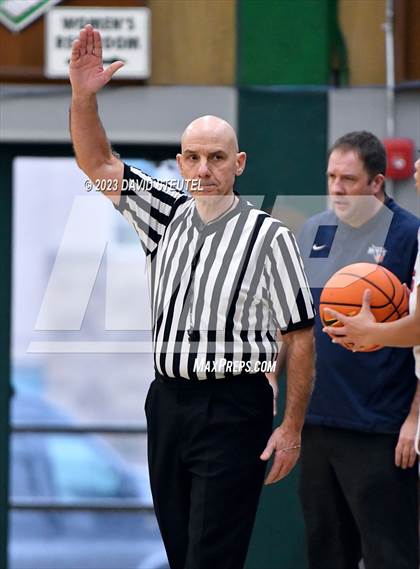 Thumbnail 2 in Wilsonville vs. Lincoln (St. Mary's Stockton MLK Showcase) photogallery.