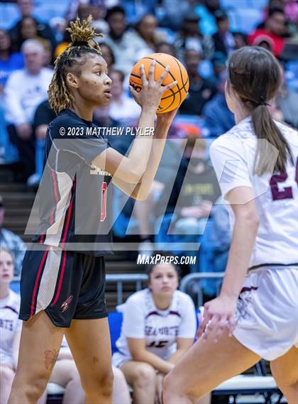 Thumbnail 3 in Salisbury vs. Seaforth (NCHSAA 2A Final - Game) photogallery.