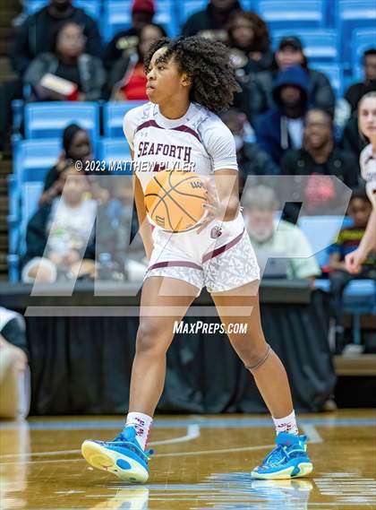 Thumbnail 3 in Salisbury vs. Seaforth (NCHSAA 2A Final - Game) photogallery.