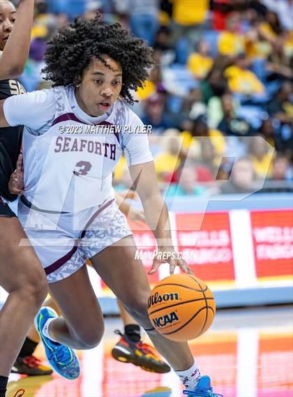 Thumbnail 2 in Salisbury vs. Seaforth (NCHSAA 2A Final - Game) photogallery.