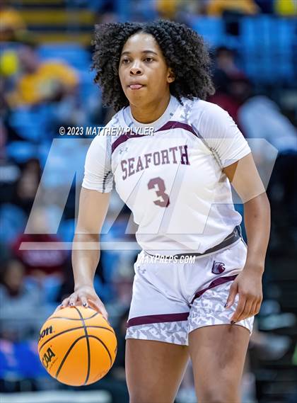 Thumbnail 3 in Salisbury vs. Seaforth (NCHSAA 2A Final - Game) photogallery.