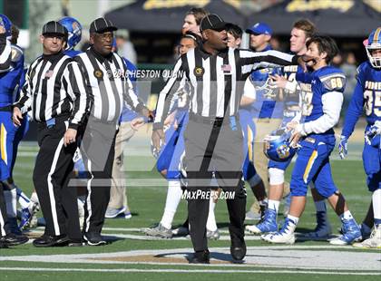 Thumbnail 1 in Serra vs. Sierra Canyon (CIF State 2A Final) photogallery.