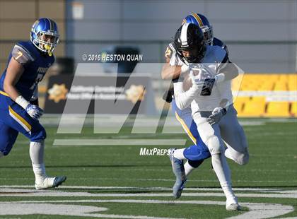 Thumbnail 1 in Serra vs. Sierra Canyon (CIF State 2A Final) photogallery.
