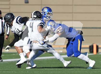 Thumbnail 2 in Serra vs. Sierra Canyon (CIF State 2A Final) photogallery.