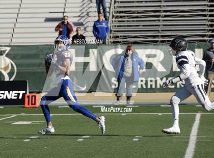 Thumbnail 3 in Serra vs. Sierra Canyon (CIF State 2A Final) photogallery.
