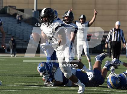 Thumbnail 2 in Serra vs. Sierra Canyon (CIF State 2A Final) photogallery.