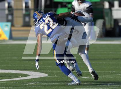 Thumbnail 3 in Serra vs. Sierra Canyon (CIF State 2A Final) photogallery.