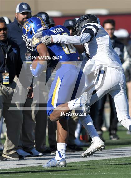 Thumbnail 1 in Serra vs. Sierra Canyon (CIF State 2A Final) photogallery.