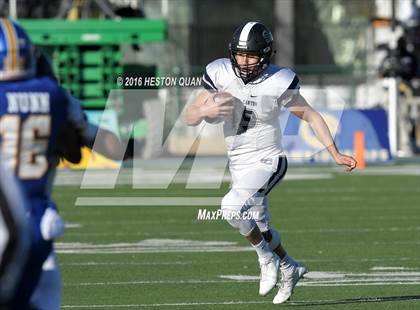 Thumbnail 3 in Serra vs. Sierra Canyon (CIF State 2A Final) photogallery.