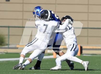 Thumbnail 1 in Serra vs. Sierra Canyon (CIF State 2A Final) photogallery.