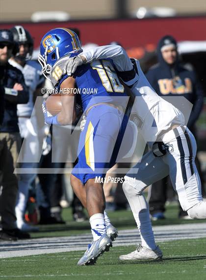 Thumbnail 3 in Serra vs. Sierra Canyon (CIF State 2A Final) photogallery.