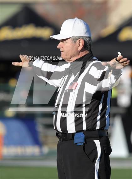 Thumbnail 2 in Serra vs. Sierra Canyon (CIF State 2A Final) photogallery.