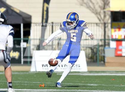 Thumbnail 3 in Serra vs. Sierra Canyon (CIF State 2A Final) photogallery.