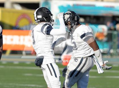 Thumbnail 1 in Serra vs. Sierra Canyon (CIF State 2A Final) photogallery.