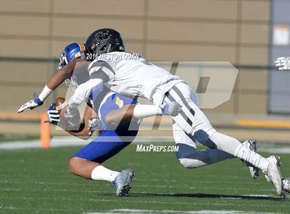 Thumbnail 2 in Serra vs. Sierra Canyon (CIF State 2A Final) photogallery.