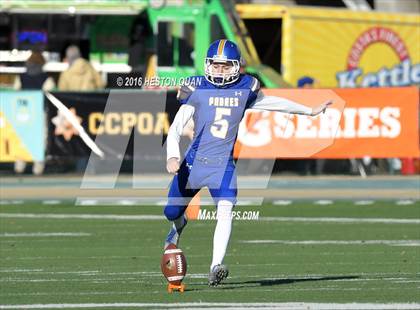 Thumbnail 1 in Serra vs. Sierra Canyon (CIF State 2A Final) photogallery.