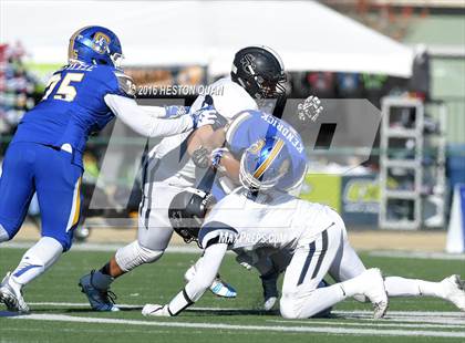 Thumbnail 3 in Serra vs. Sierra Canyon (CIF State 2A Final) photogallery.