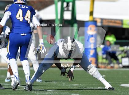 Thumbnail 2 in Serra vs. Sierra Canyon (CIF State 2A Final) photogallery.