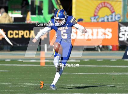 Thumbnail 3 in Serra vs. Sierra Canyon (CIF State 2A Final) photogallery.