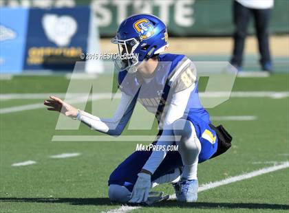 Thumbnail 2 in Serra vs. Sierra Canyon (CIF State 2A Final) photogallery.