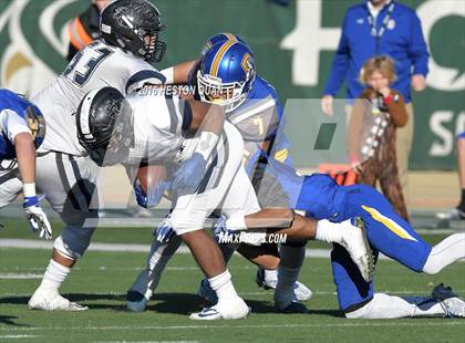 Thumbnail 3 in Serra vs. Sierra Canyon (CIF State 2A Final) photogallery.