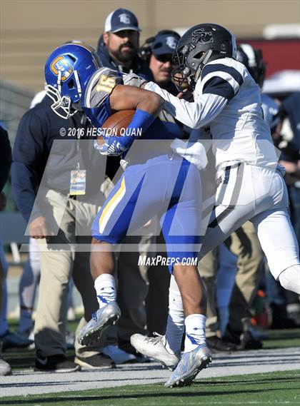 Thumbnail 2 in Serra vs. Sierra Canyon (CIF State 2A Final) photogallery.