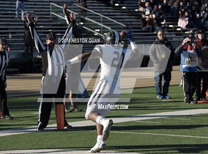 Thumbnail 1 in Serra vs. Sierra Canyon (CIF State 2A Final) photogallery.