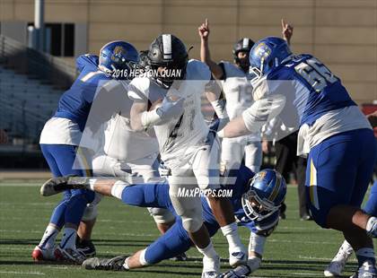 Thumbnail 1 in Serra vs. Sierra Canyon (CIF State 2A Final) photogallery.