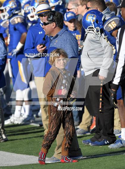 Thumbnail 3 in Serra vs. Sierra Canyon (CIF State 2A Final) photogallery.