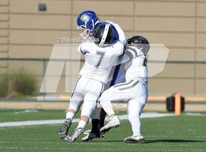 Thumbnail 2 in Serra vs. Sierra Canyon (CIF State 2A Final) photogallery.
