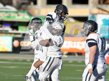 Thumbnail 2 in Serra vs. Sierra Canyon (CIF State 2A Final) photogallery.