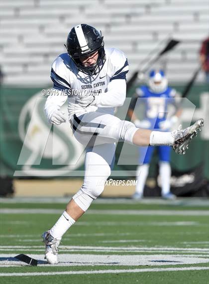 Thumbnail 3 in Serra vs. Sierra Canyon (CIF State 2A Final) photogallery.