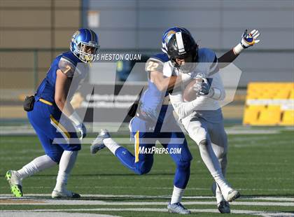 Thumbnail 3 in Serra vs. Sierra Canyon (CIF State 2A Final) photogallery.