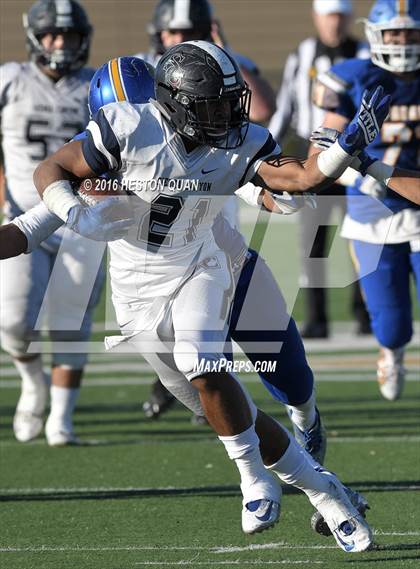 Thumbnail 2 in Serra vs. Sierra Canyon (CIF State 2A Final) photogallery.