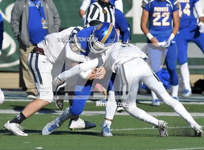 Thumbnail 1 in Serra vs. Sierra Canyon (CIF State 2A Final) photogallery.