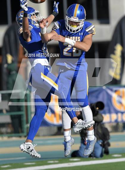 Thumbnail 2 in Serra vs. Sierra Canyon (CIF State 2A Final) photogallery.