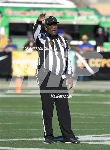 Thumbnail 1 in Serra vs. Sierra Canyon (CIF State 2A Final) photogallery.