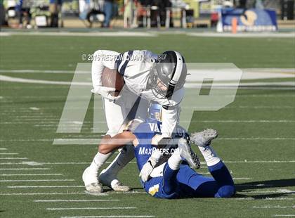 Thumbnail 1 in Serra vs. Sierra Canyon (CIF State 2A Final) photogallery.