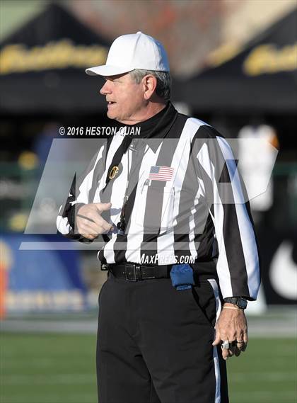Thumbnail 1 in Serra vs. Sierra Canyon (CIF State 2A Final) photogallery.