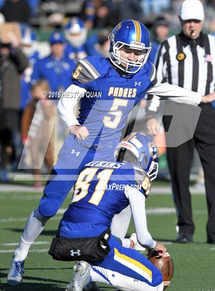 Thumbnail 1 in Serra vs. Sierra Canyon (CIF State 2A Final) photogallery.