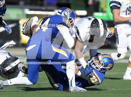Thumbnail 1 in Serra vs. Sierra Canyon (CIF State 2A Final) photogallery.