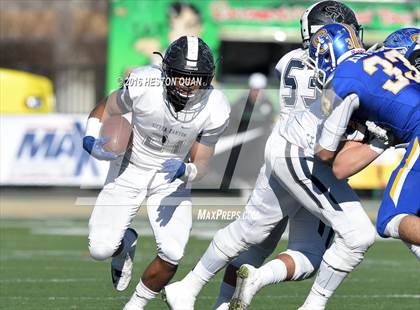 Thumbnail 2 in Serra vs. Sierra Canyon (CIF State 2A Final) photogallery.