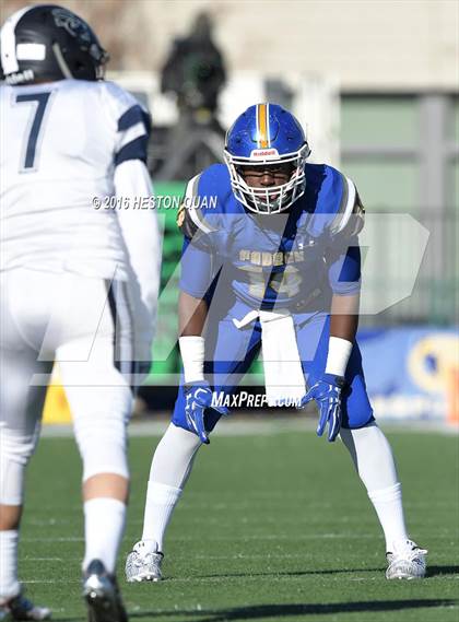 Thumbnail 3 in Serra vs. Sierra Canyon (CIF State 2A Final) photogallery.
