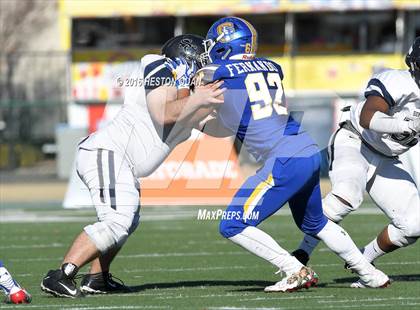 Thumbnail 2 in Serra vs. Sierra Canyon (CIF State 2A Final) photogallery.